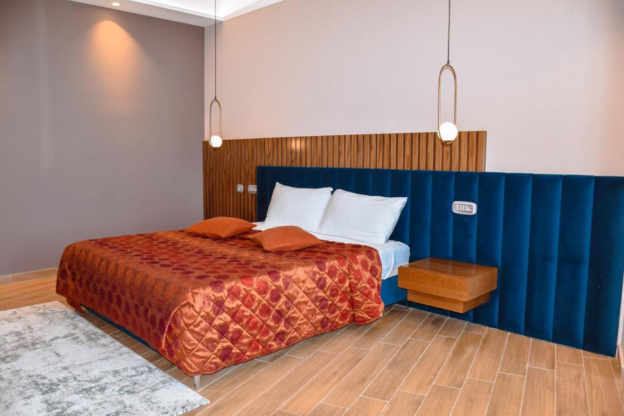 Coco Hotel Tirana Eksteriør billede
