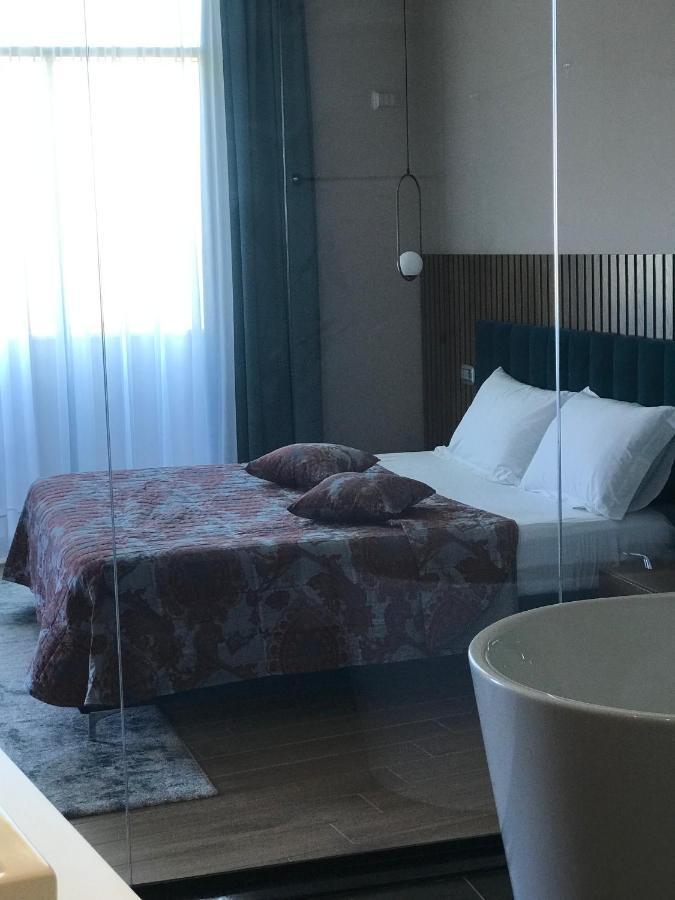 Coco Hotel Tirana Eksteriør billede